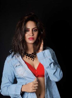 arshi-khan-hot-photos7.jpg Bollywood Bikini Actress Models