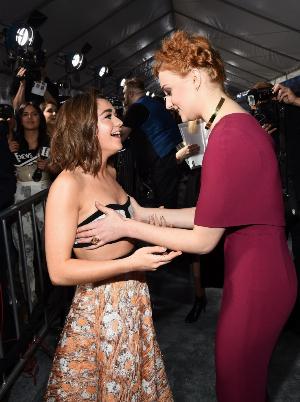 Maisie-Williams-Sophie-Turner-Sexy-1-764x1024.jpg Maisie Williams (Arya Stark) Bikini Photos