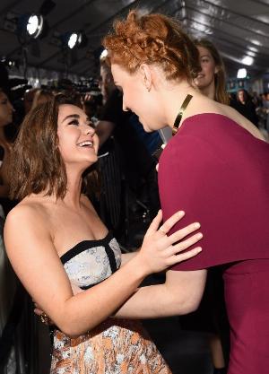 Maisie-Williams-Sophie-Turner-Sexy-3-735x1024.jpg Maisie Williams (Arya Stark) Bikini Photos