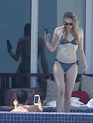 Sophie-Turner-Sexy-6-768x1008.jpg Sophie Turner(Sansa Stark) Bikini