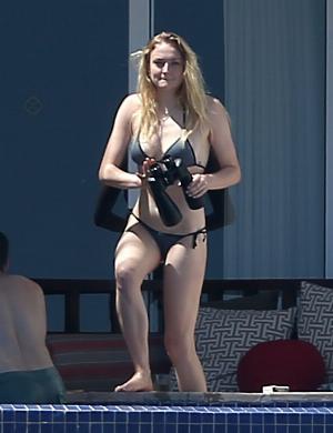 Sophie-Turner-Sexy-9-768x1000.jpg Sophie Turner(Sansa Stark) Bikini