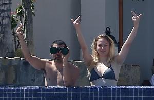 Sophie-Turner-Sexy-21-768x503.jpg Sophie Turner(Sansa Stark) Bikini