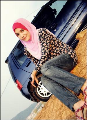 118362122.jpg The Hijab Gallery