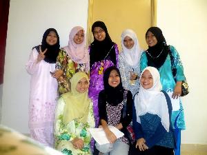 1175716452.jpg The Hijab Gallery