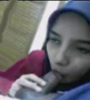 yhtqkazr8lodx5k9v9o.jpg The Hijab Gallery