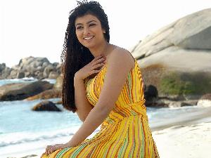 ayesha-takia-wallpaper-11.jpg Bollywood Actresses